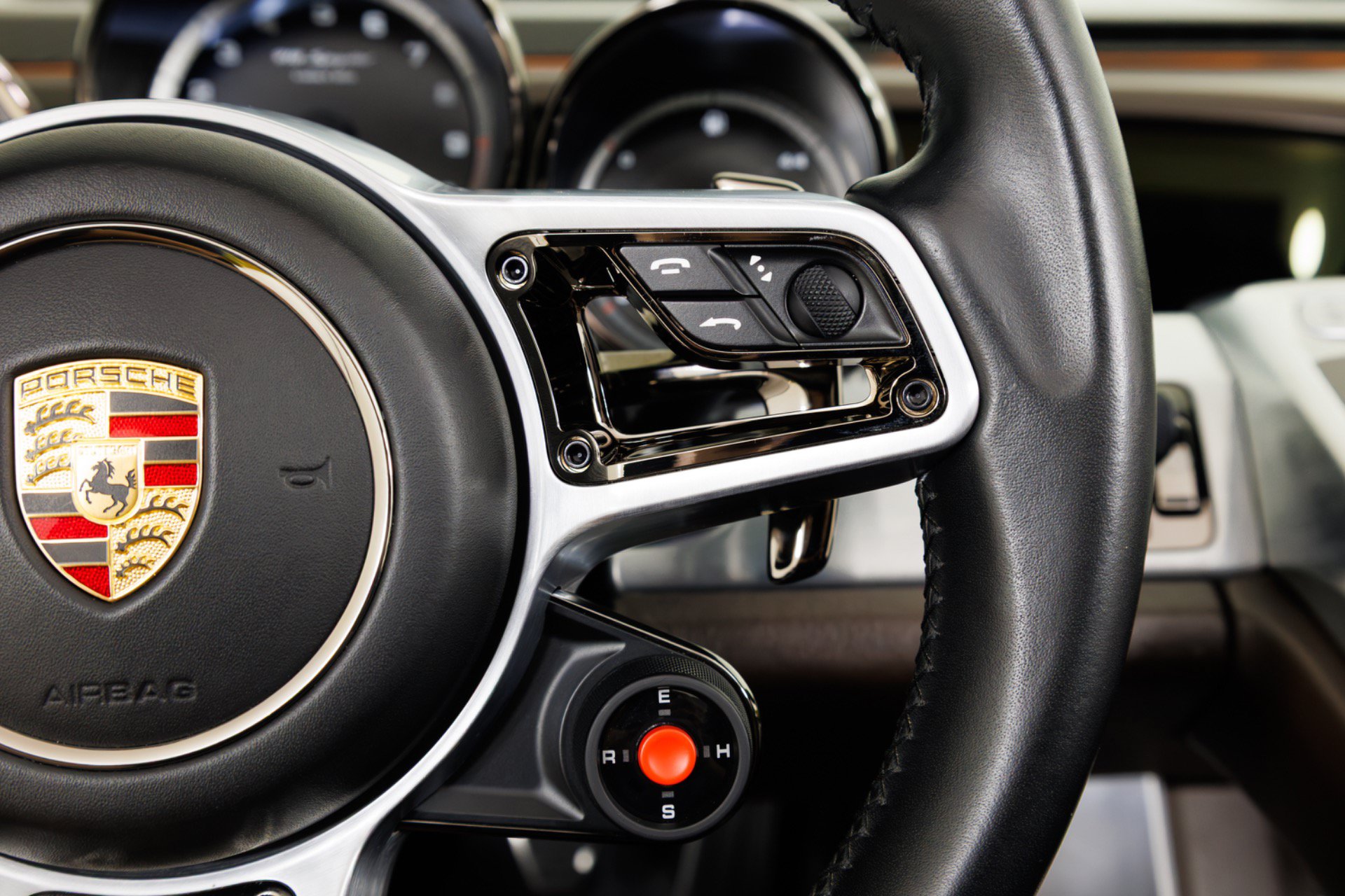 Used 2015 Porsche 918 Spyder AWD/4WD image 22