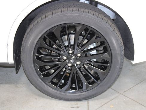 New 2026 Lincoln Corsair Reserve image 17