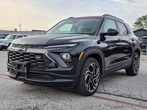 Used 2025 Chevrolet TrailBlazer RS w/ Driver Confidence Package image 3