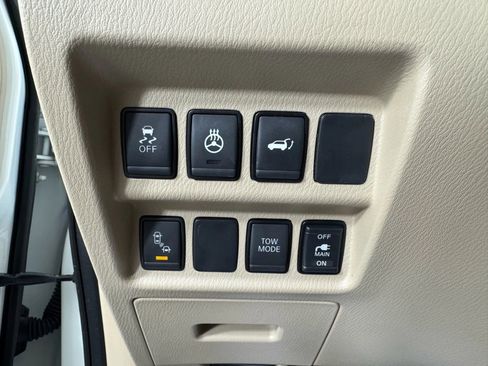 Used 2018 Nissan Pathfinder Platinum image 15