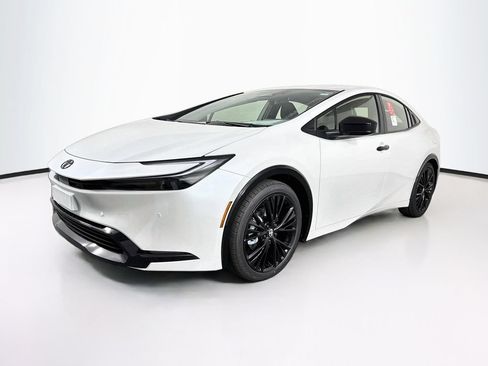 New 2027 Toyota Prius Plug-In Hybrid FWD image 3