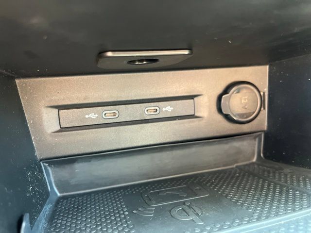 Used 2024 Volkswagen Taos SEL AWD/4WD image 29