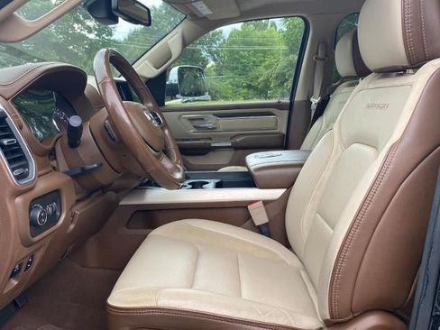 Used 2019 RAM 1500 Laramie AWD/4WD image 13