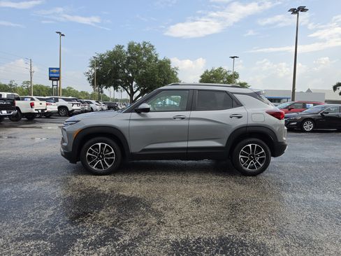 Used 2024 Chevrolet TrailBlazer LT FWD image 9
