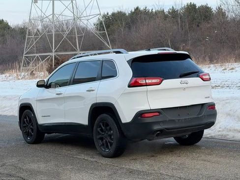 Used 2018 Jeep Cherokee Latitude image 25