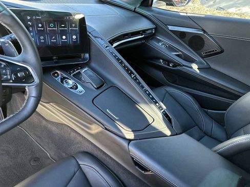 Used 2024 Chevrolet Corvette Stingray Preferred Cpe w/ Z51 Performance Package image 22