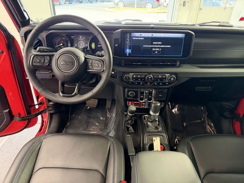 Used 2024 Jeep Wrangler Unlimited Rubicon 4xe image 12