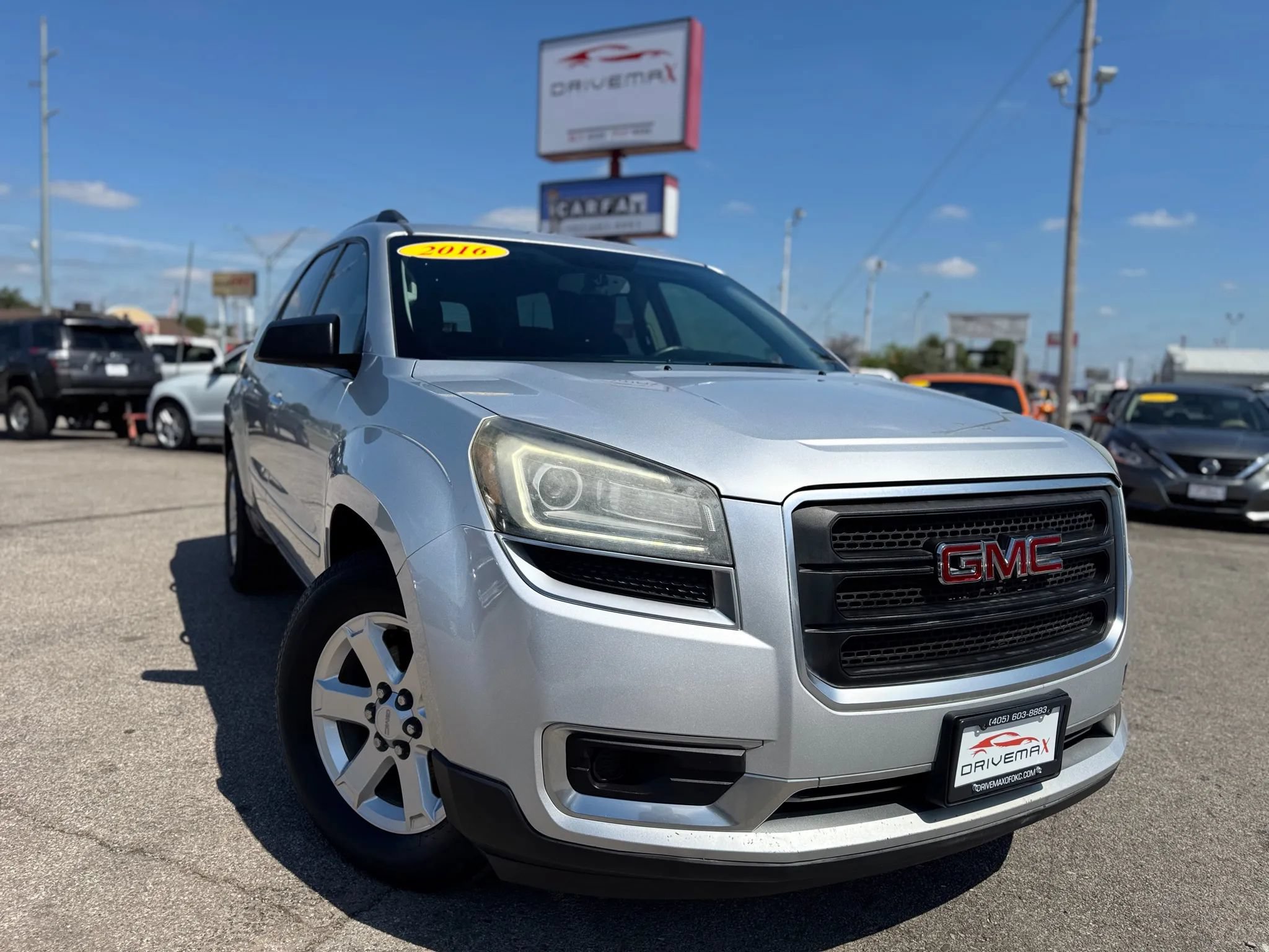 Used 2016 GMC Acadia SLE FWD image 1
