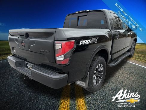 Used 2021 Nissan Titan PRO-4X w/ Pro-4x Convenience Package image 6