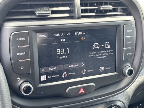 Used 2025 Kia Soul LX FWD image 12