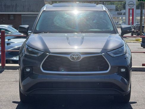 Used 2021 Toyota Highlander XLE AWD/4WD image 10