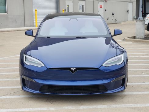 Used 2022 Tesla Model S Plaid image 5