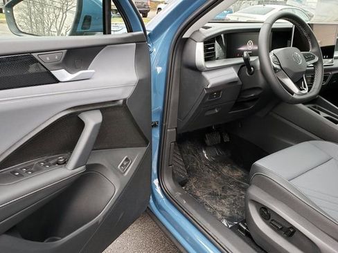 New 2026 Volkswagen Tiguan SE image 6