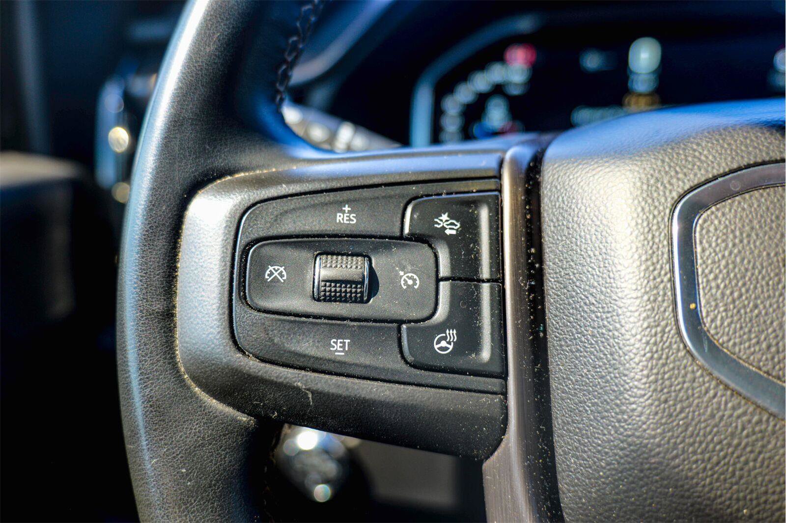 Used 2024 GMC Sierra 2500 AT4 w/ Technology Package AWD/4WD image 31