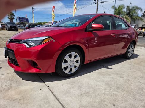 Used 2014 Toyota Corolla LE FWD image 1