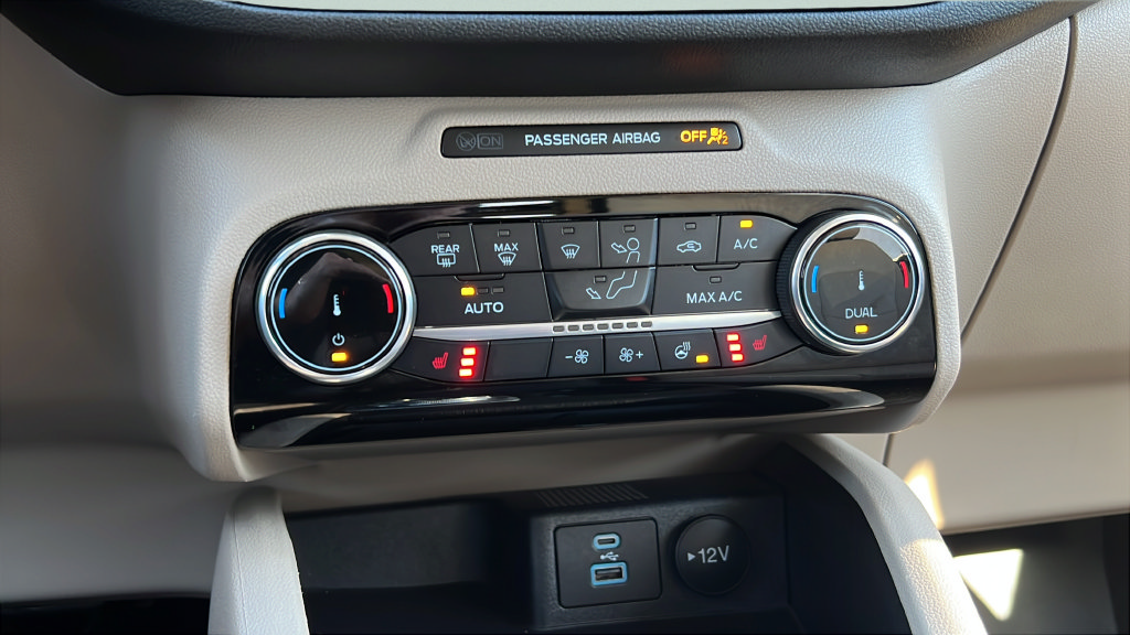 Used 2022 Ford Escape SEL w/ Technology Package AWD/4WD image 21