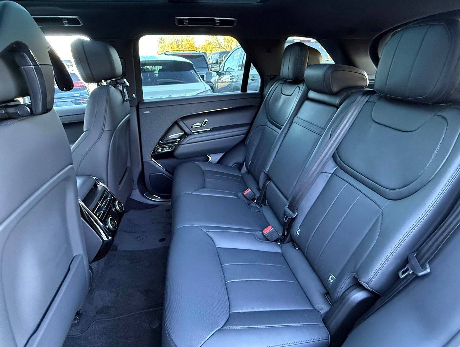 New 2026 Land Rover Range Rover Sport SE AWD/4WD image 15