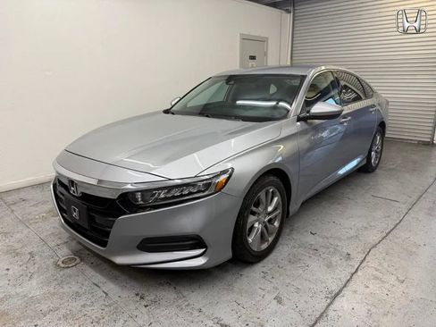Used 2018 Honda Accord LX image 3