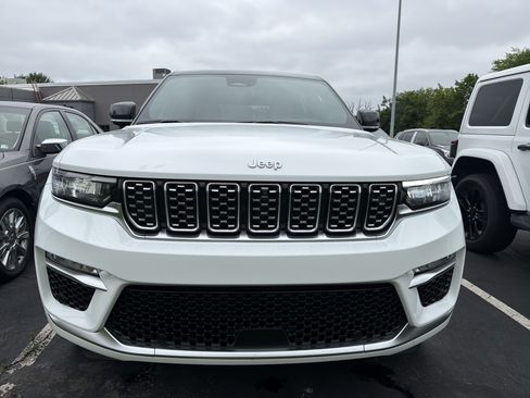 Certified 2025 Jeep Grand Cherokee Summit w/ Adv Protech Group IV AWD/4WD image 2