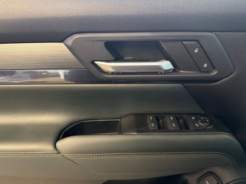 New 2026 GMC Terrain AT4 w/ LPO, Black Badging Package image 8