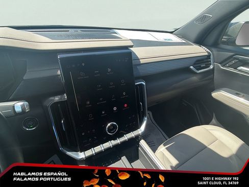 Certified 2026 GMC Acadia Elevation w/ Elevation Premium Package FWD image 21