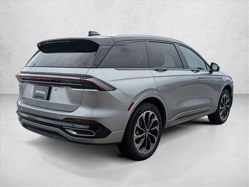 New 2026 Lincoln Nautilus Reserve image 8