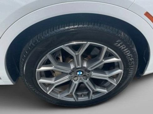 Used 2023 BMW X7 xDrive40i AWD/4WD image 10