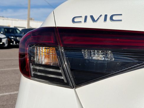Used 2025 Honda Civic Sport image 10