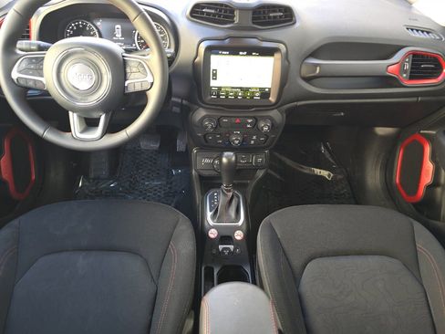 Used 2023 Jeep Renegade Trailhawk AWD/4WD image 10