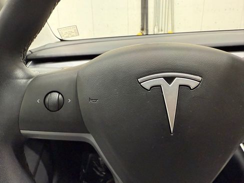 Used 2020 Tesla Model 3 Standard Range Plus image 19