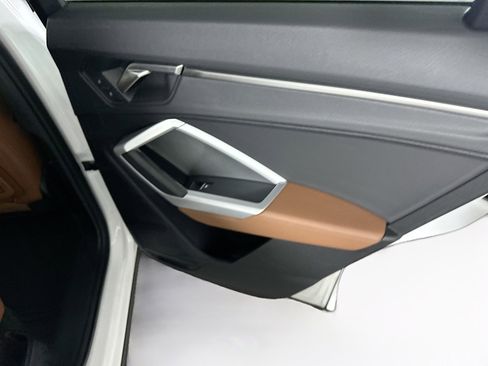 Used 2025 Audi Q3 2.0T Premium image 29