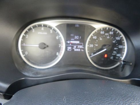 Used 2020 Nissan Kicks S image 39