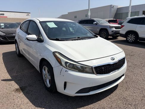Used 2017 Kia Forte LX FWD image 2
