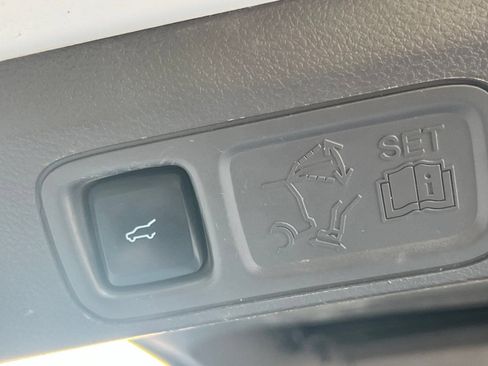 Used 2020 Ford Expedition XLT w/ Equipment Group 202A RWD image 16