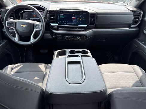 Used 2025 Chevrolet Silverado 1500 LT image 13