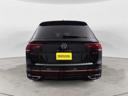 Used 2022 Volkswagen Tiguan SEL R-Line image 4