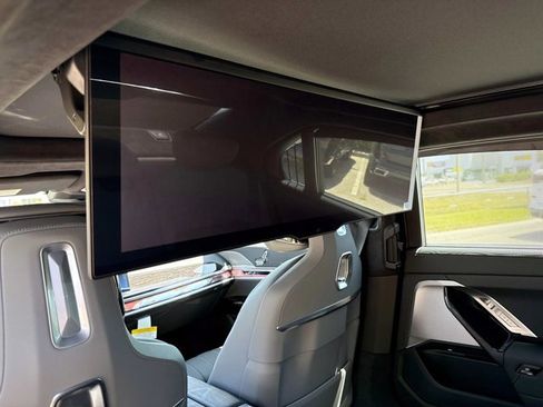 New 2025 BMW 750e xDrive 750e xDrive image 15