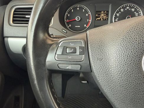 Used 2014 Volkswagen Jetta SE FWD image 16