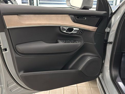 Used 2026 Volvo XC90 B6 Plus w/ Protection Package Premier image 21