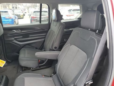 Used 2023 Jeep Grand Cherokee L Laredo AWD/4WD image 26