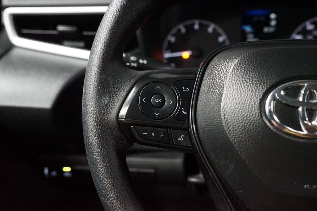 Certified 2025 Toyota Corolla LE FWD image 14