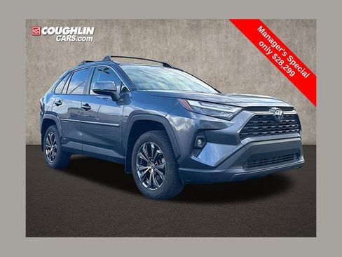 Used 2022 Toyota RAV4 XLE Premium image 1