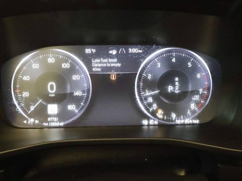 Used 2019 Volvo XC40 T4 Momentum FWD image 30