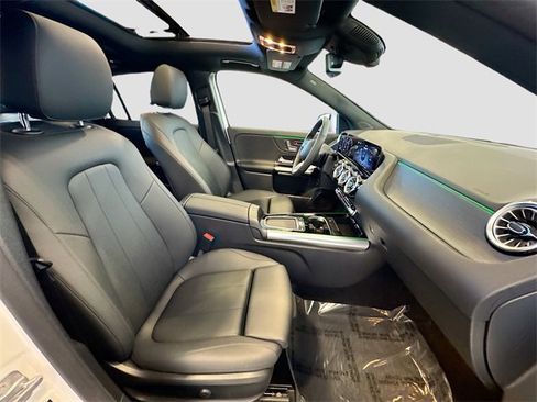 Certified 2025 Mercedes-Benz GLA 250 4MATIC image 29