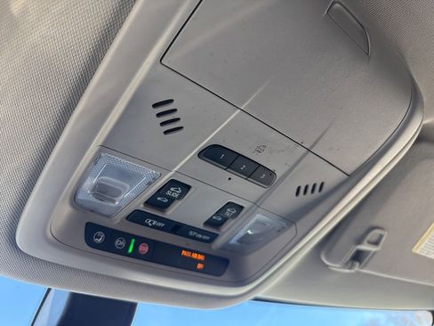 Used 2020 Buick Enclave Essence w/ Sound and Sites Package image 21