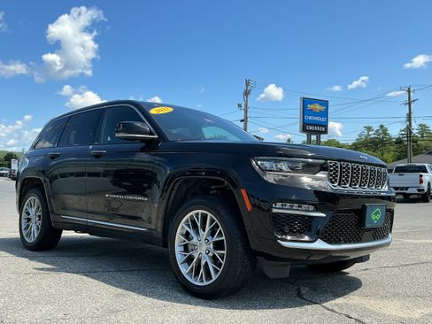 Used 2022 Jeep Grand Cherokee Summit AWD/4WD image 2