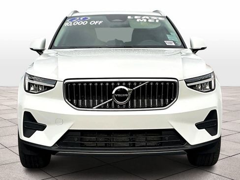 Used 2025 Volvo XC40 B5 Core w/ Protection Package Premier image 3