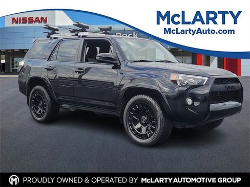 Used 2018 Toyota 4Runner SR5 image 1