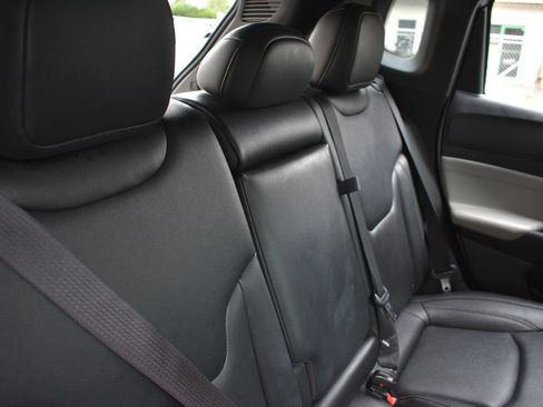 Used 2025 Jeep Compass Limited AWD/4WD image 26