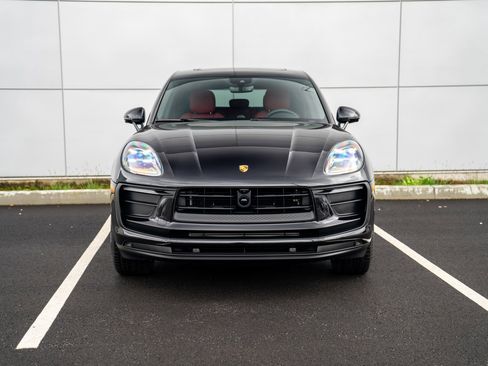 New 2026 Porsche Macan image 6